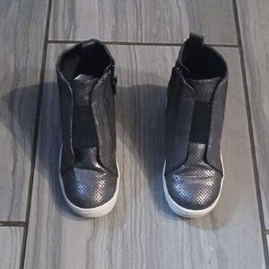 Mia Shoes Black and White Boots Sleek Design